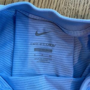Nike dri-fit cropped athletic shirt